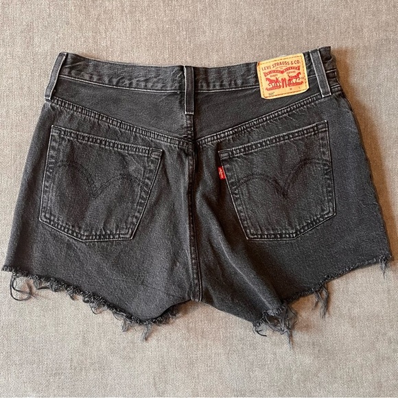 Levi’s 501 Denim Cutoff Shorts 30 Black Gray Wash - Picture 2 of 6